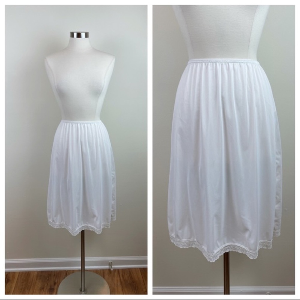 Vintage Heiress White Nylon Lingerie Slip Women Medium Made In USA